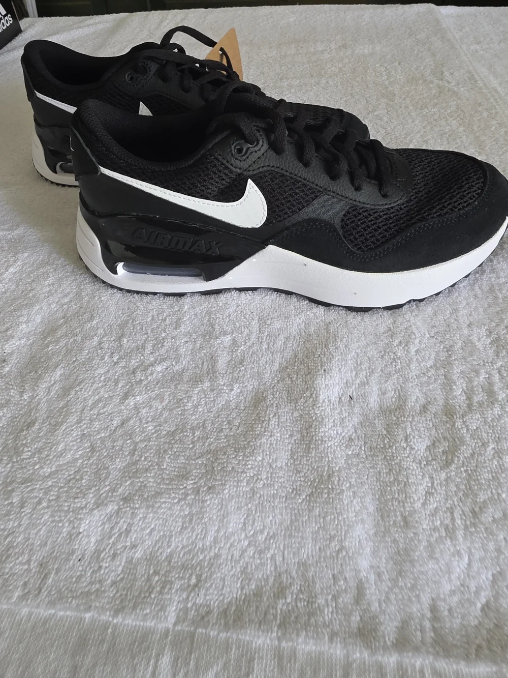 NWT Nike Air Max SYSTM Kids Youth 6.5Y Sneakers Black White